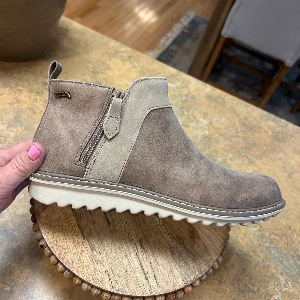 Skechers Arch Fit Mojave-Indefinate Ankle Boots - Picture 9 of 14